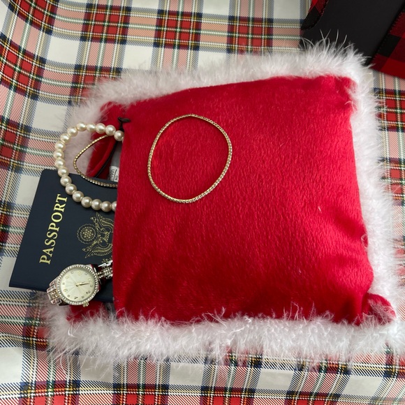 🎁Great Gift!!! Hide a Gift Pillow🎁 I - Picture 5 of 9